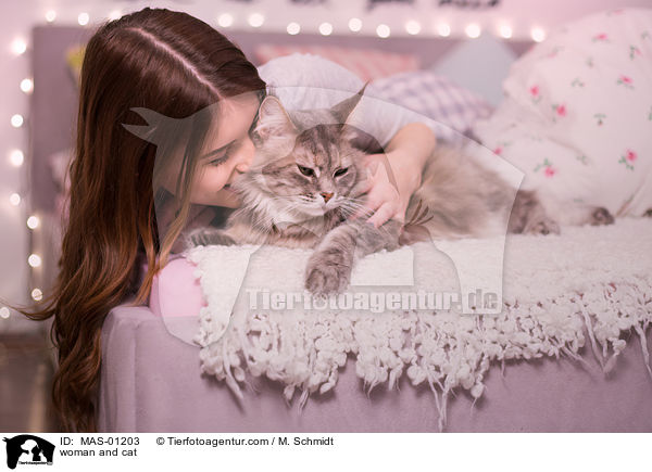Frau und Katze / woman and cat / MAS-01203