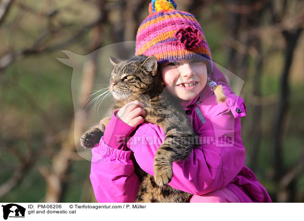 Mdchen und Hauskatze / girl and domestic cat / PM-06206