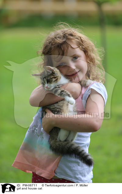 Mdchen und Hauskatze / girl and house cat / PM-06711