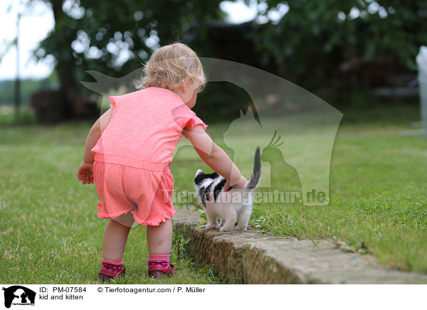 Kind und Ktzchen / kid and kitten / PM-07584