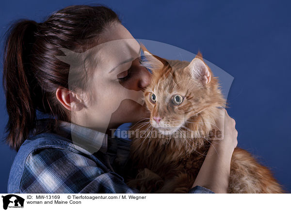 Frau und Maine Coon / woman and Maine Coon / MW-13169