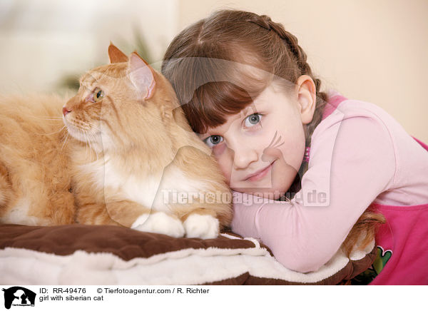 Mdchen mit Sibirischer Katze / girl with siberian cat / RR-49476