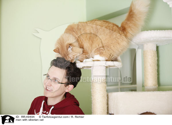 Mann mit Sibirischer Katze / man with siberian cat / RR-49494