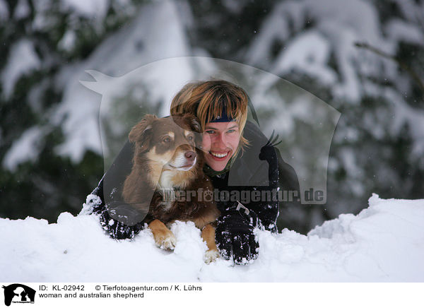 Frau und Australian Shepherd / woman and australian shepherd / KL-02942