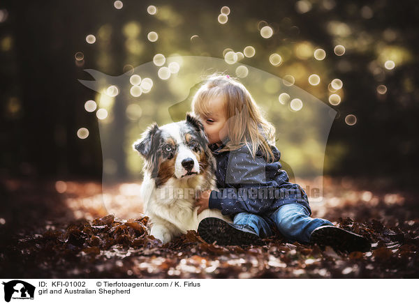 Mdchen und Australian Shepherd / girl and Australian Shepherd / KFI-01002