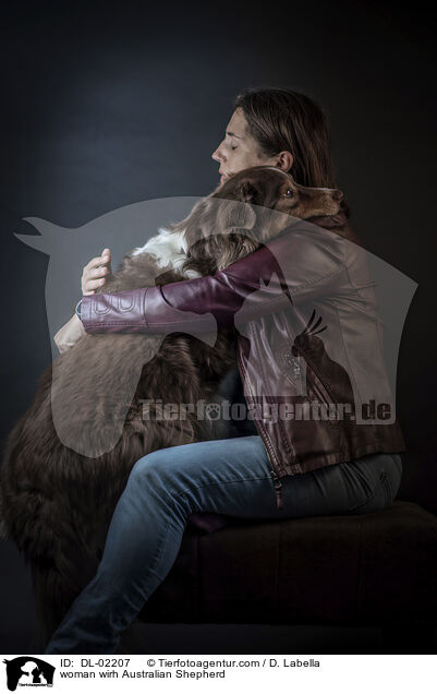 Frau mit Australian Shepherd / woman wirh Australian Shepherd / DL-02207