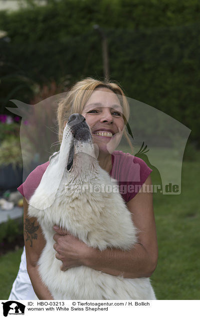 Frau mit Weiem Schweizer Schferhund / woman with White Swiss Shepherd / HBO-03213