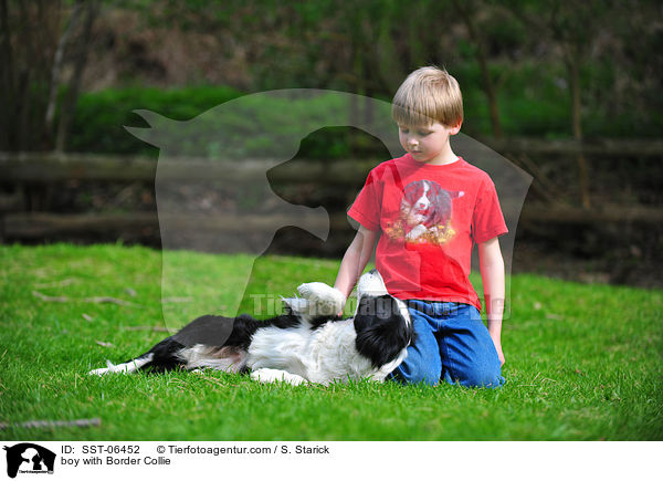 Junge und Border Collie / boy with Border Collie / SST-06452