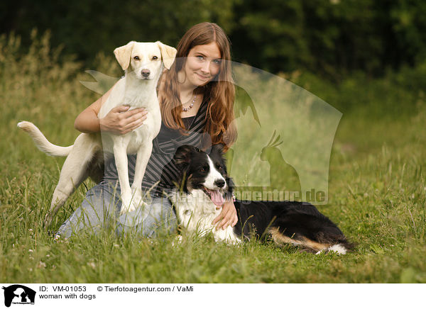 Frau mit Hunden / woman with dogs / VM-01053
