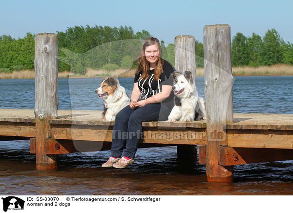 Frau mit 2 Hunden / woman and 2 dogs / SS-33070