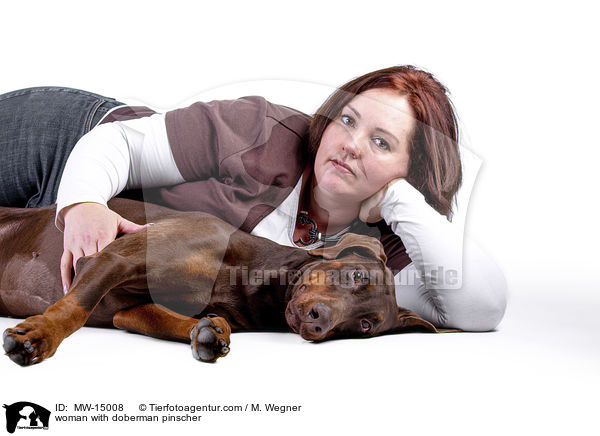 Frau mit Dobermann / woman with doberman pinscher / MW-15008