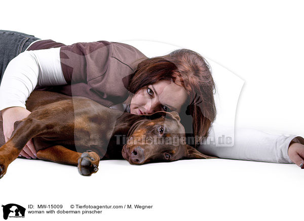 Frau mit Dobermann / woman with doberman pinscher / MW-15009