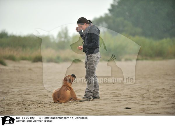 woman and German Boxer / YJ-02409