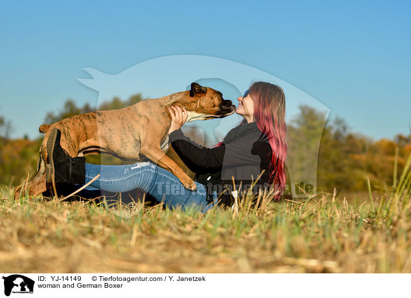 Frau und Deutscher Boxer / woman and German Boxer / YJ-14149