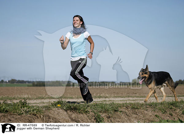 Joggerin mit Deutschem Schferhund / jogger with German Shepherd / RR-47689