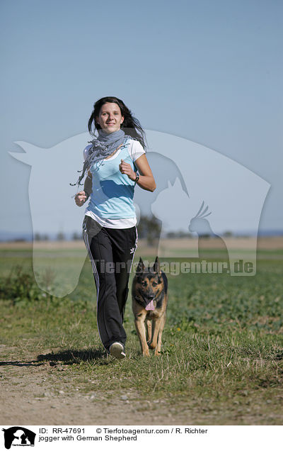 Joggerin mit Deutschem Schferhund / jogger with German Shepherd / RR-47691