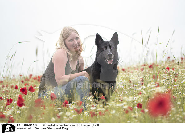 Frau mit Deutscher Schferhund / woman with German Shepherd Dog / SIB-01136