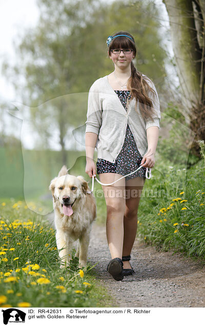 Mdchen mit Golden Retriever / girl with Golden Retriever / RR-42631