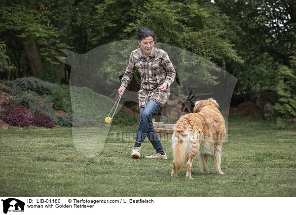 Frau mit Golden Retriever / woman with Golden Retriever / LIB-01180