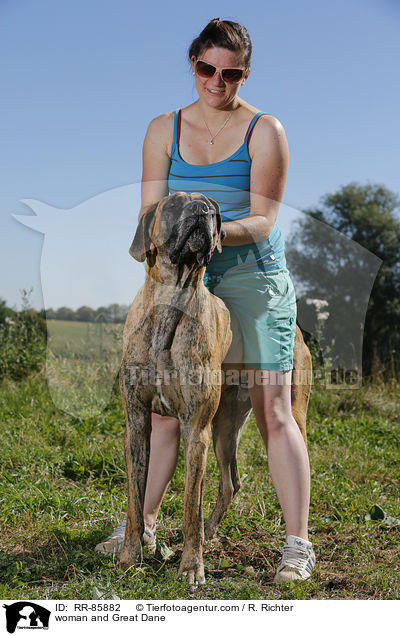 Frau und Deutsche Dogge / woman and Great Dane / RR-85882