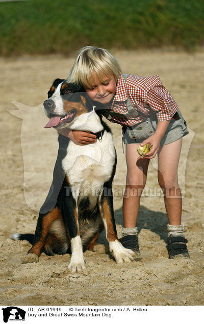 Junge und Groer Schweizer Sennenhund / boy and Great Swiss Mountain Dog / AB-01949