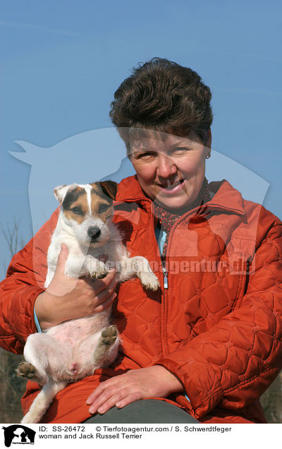 Frau und Parson Russell Terrier / woman and Parson Russell Terrier / SS-26472