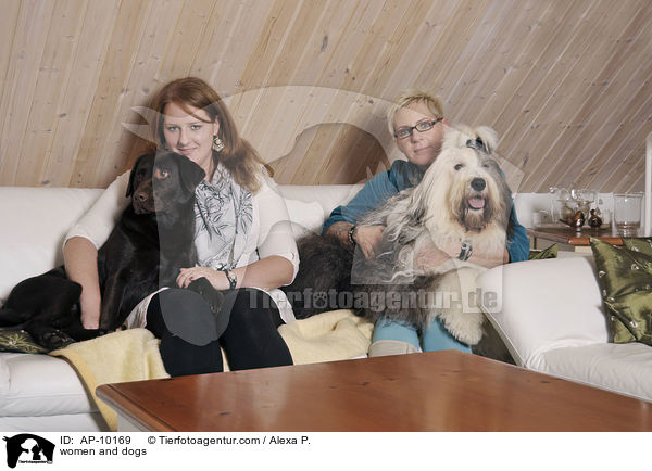 Frauen mit Hunden / women and dogs / AP-10169