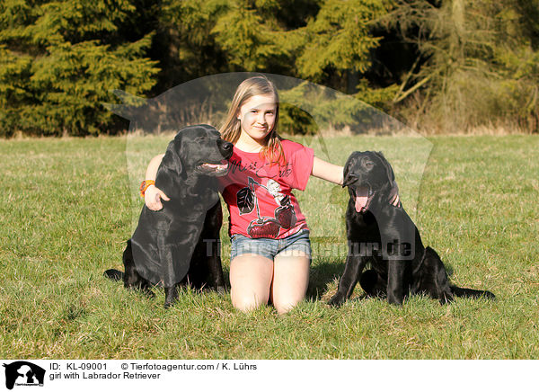 Mdchen mit Labrador Retriever / girl with Labrador Retriever / KL-09001