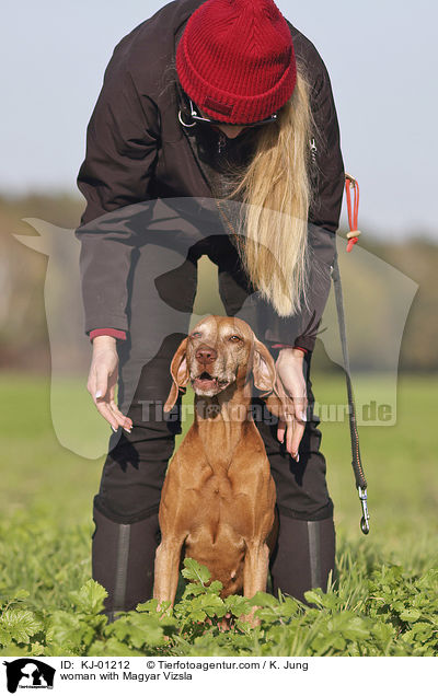 Frau mit Magyar Vizsla / woman with Magyar Vizsla / KJ-01212