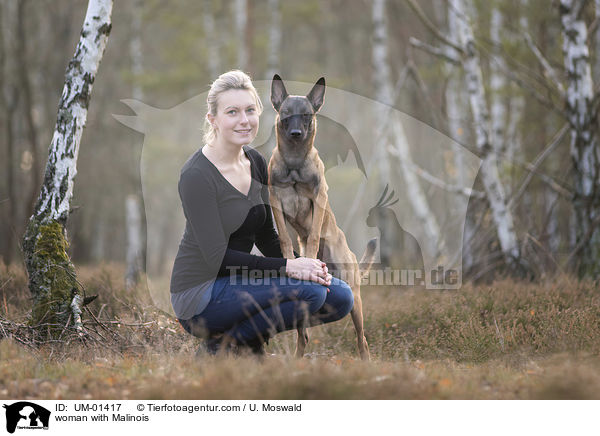 Frau mit Malinois / woman with Malinois / UM-01417