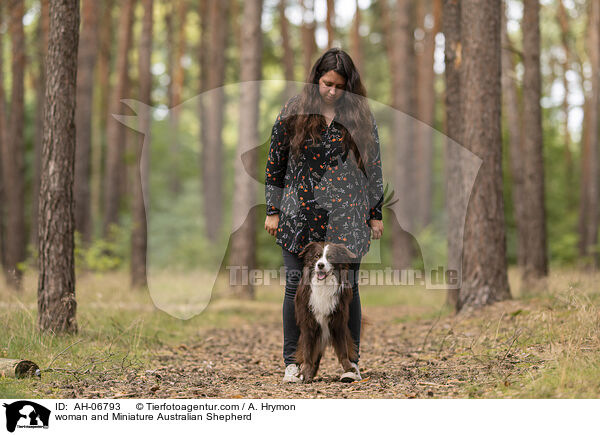 woman and Miniature Australian Shepherd / AH-06793