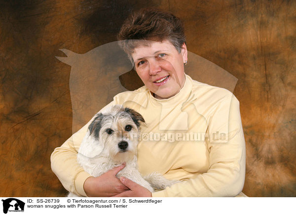 Frau mit Parson Russell Terrier / woman with Parson Russell Terrier / SS-26739