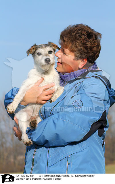 Frau und Parson Russell Terrier / woman and Parson Russell Terrier / SS-52651