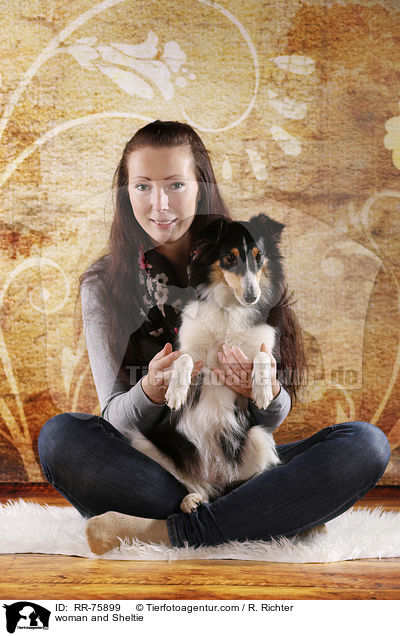 Frau und Sheltie / woman and Sheltie / RR-75899