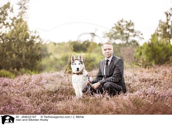 man and Siberian Husky / JAM-02187