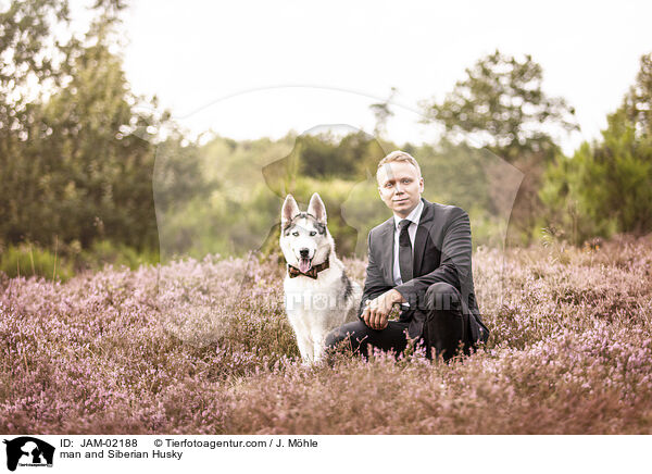 man and Siberian Husky / JAM-02188