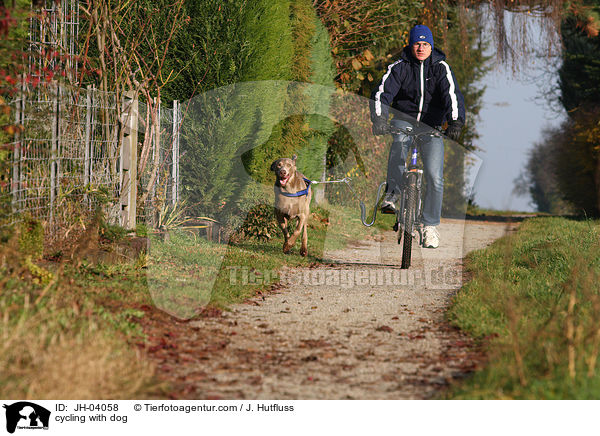 Radfahren mit Hund / cycling with dog / JH-04058