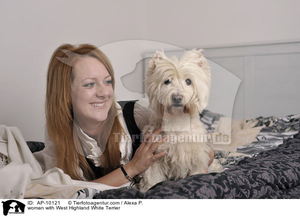 Frau mit West Highland White Terrier / woman with West Highland White Terrier / AP-10121