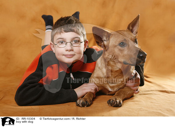 boy with dog / RR-10304