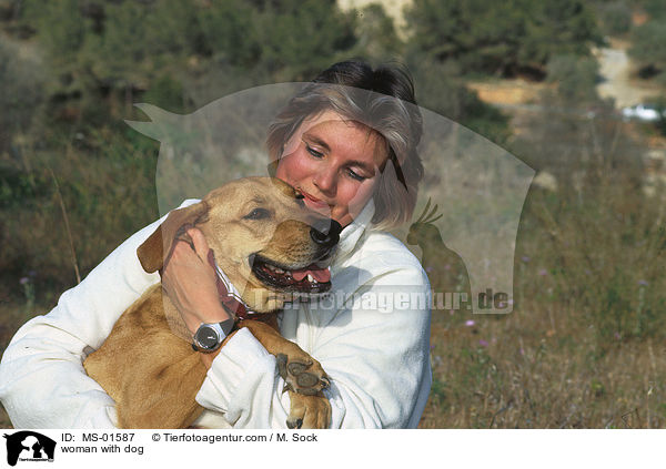 Frau mit Hund / woman with dog / MS-01587