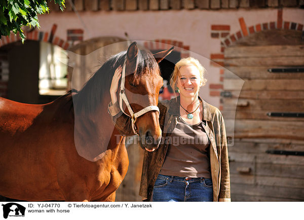 Frau mit Araber-Mix / woman with horse / YJ-04770
