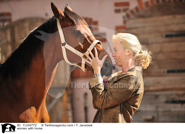 Frau mit Araber-Mix / woman with horse / YJ-04772