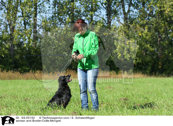 Frau und Border-Collie-Mischling / woman and Border-Collie-Mongrel / SS-55150