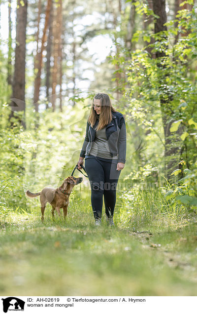 Frau und Mischling / woman and mongrel / AH-02619