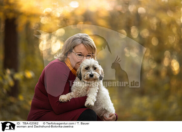 Frau und Dackel-Bolonka-zwetna / woman and Dachshund-Bolonka-zwetna / TBA-02082