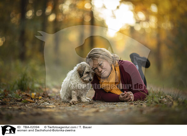 Frau und Dackel-Bolonka-zwetna / woman and Dachshund-Bolonka-zwetna / TBA-02094