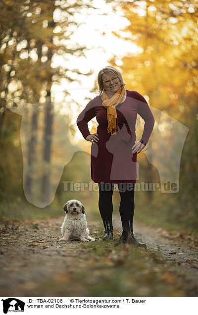 Frau und Dackel-Bolonka-zwetna / woman and Dachshund-Bolonka-zwetna / TBA-02106