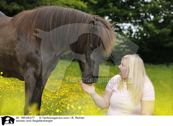 Frau und Aegidienberger / woman and Aegidienberger / RR-66377