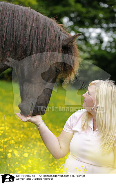 Frau und Aegidienberger / woman and Aegidienberger / RR-66378