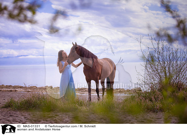 Frau und Andalusier / woman and Andalusian Horse / MAS-01331